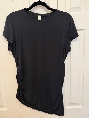 Lululemon Women’s Classic Black Side-Ruched Tee